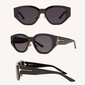 DEZI Eyewear Charge It Sunglasses in Black